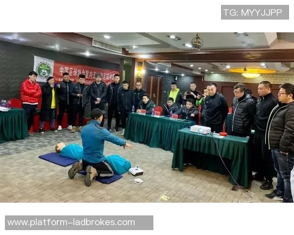 足球皮硬化的成因及预防措施探讨与分析